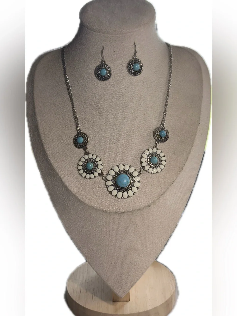 Shyanne Turquoise and Cream Floral Necklace with Matching Earrings